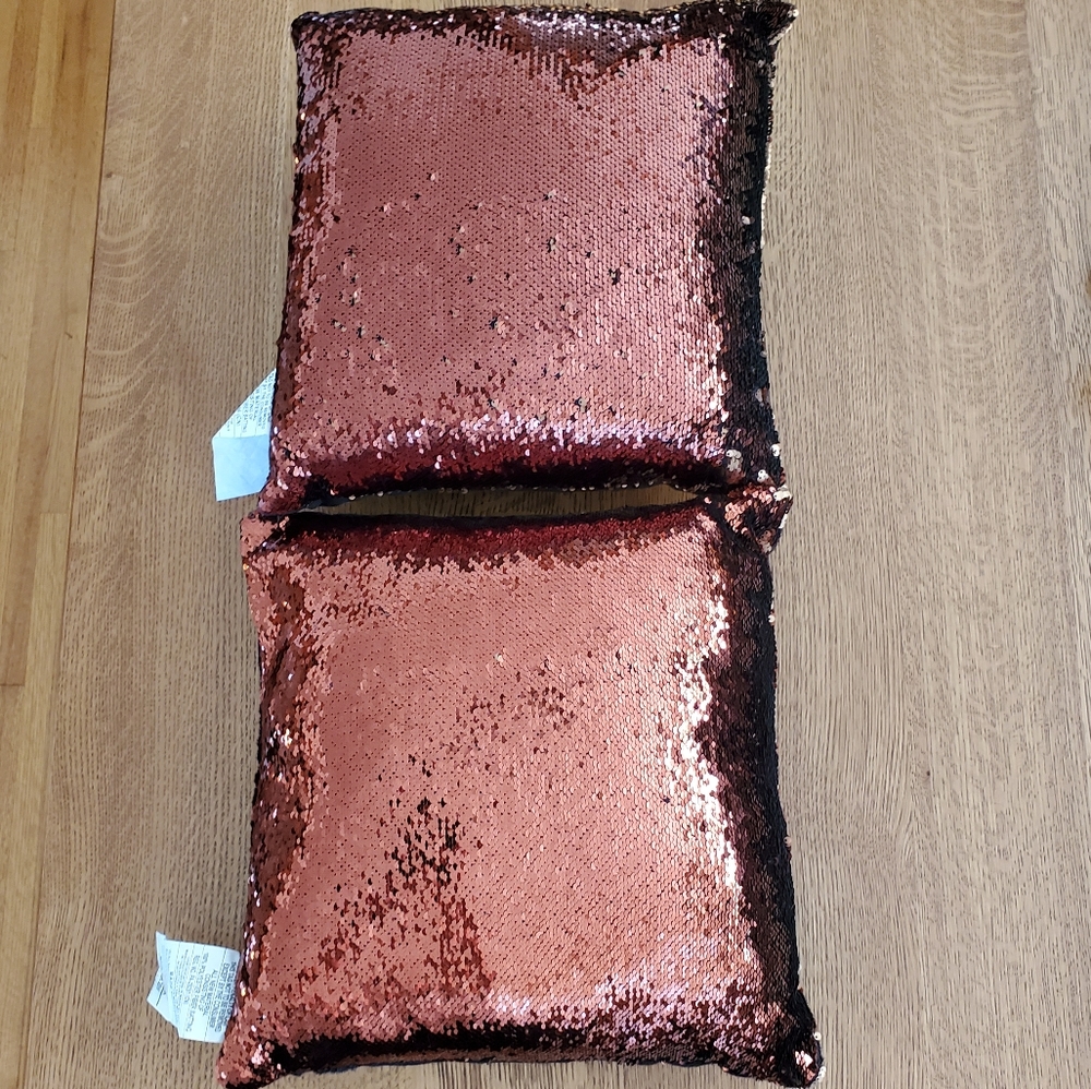 Set of 2 Magic Sequin Mainstay pillows